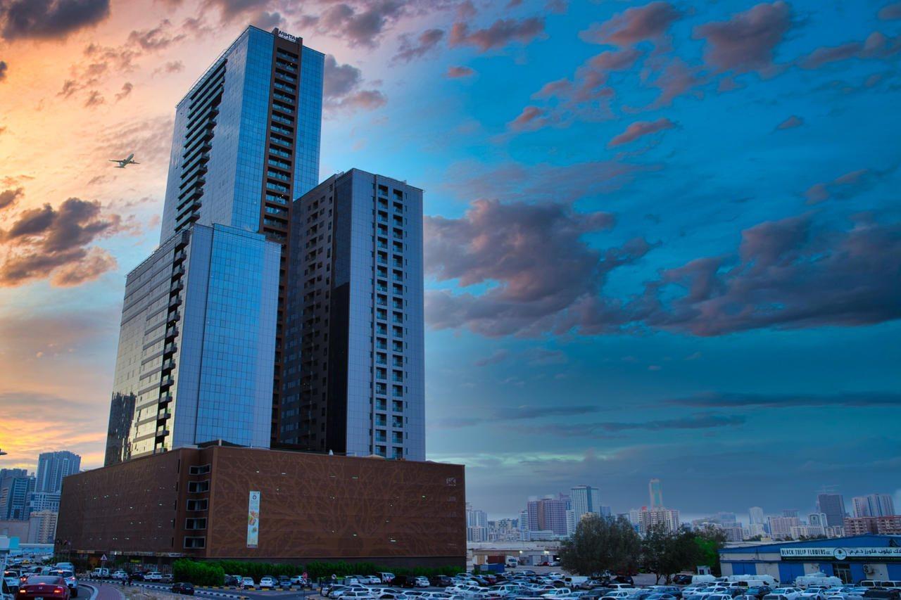 Luxe Grand Hotel Apartments 샤르자 외부 사진 The hotel in 2013